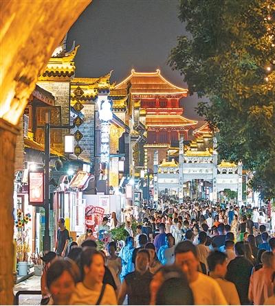 光影为笔，勾勒文旅融合新图景（新时代画卷）