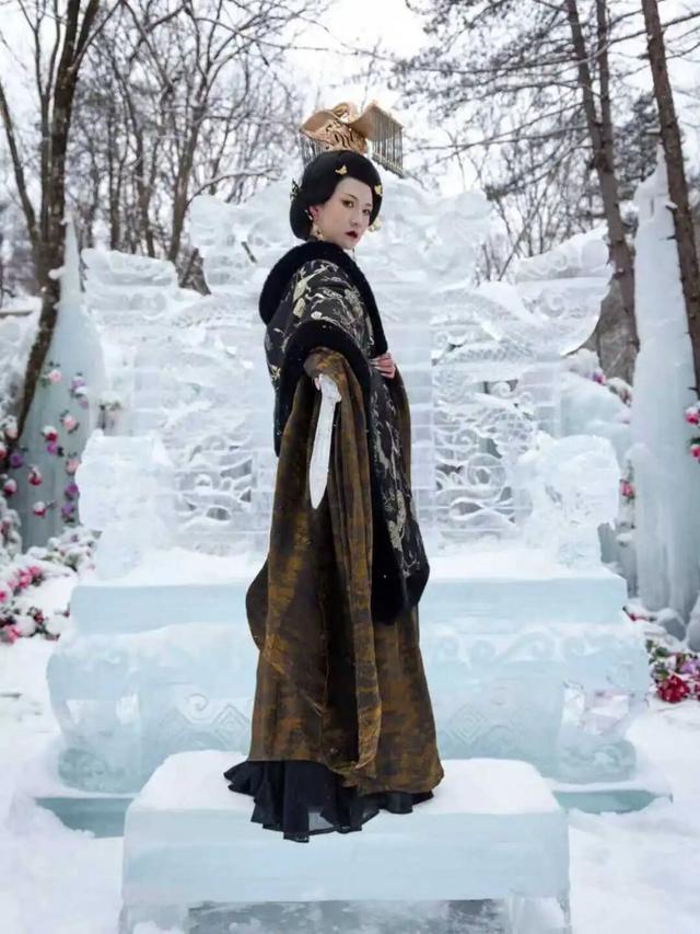 这个冬天，别再“猫冬”啦！300米超长滑道，来这开启嬉冰赏景的雪上之旅