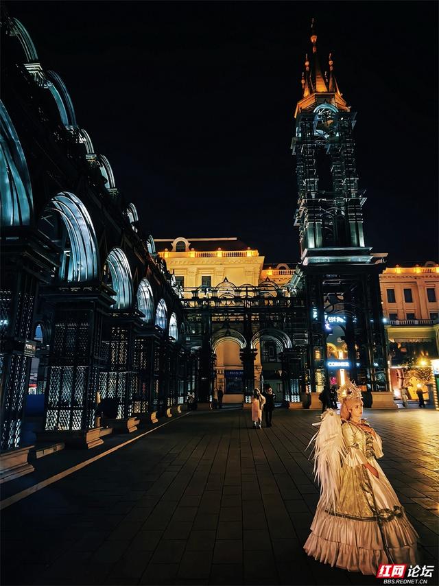 岁暖时刻丨冰城夜未眠：哈尔滨的浪漫从夜晚开始