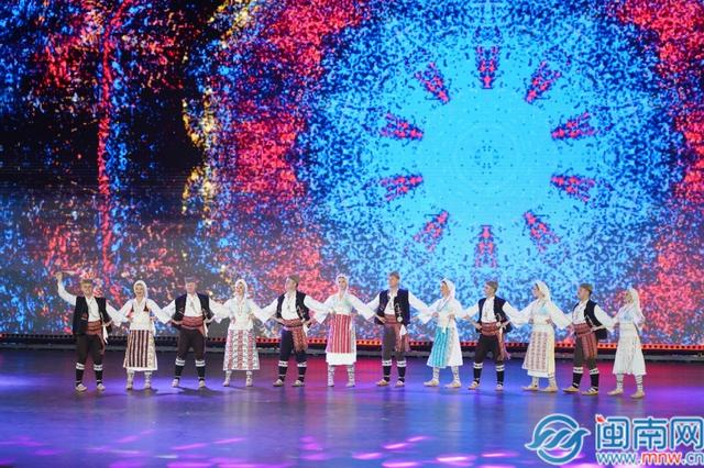 2025海丝泉州非遗时尚秀上演 千年非遗邂逅现代时尚