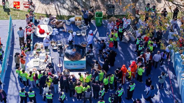 “2025余杭完美生活嘉年华”启幕，初冬时节点燃消费热情