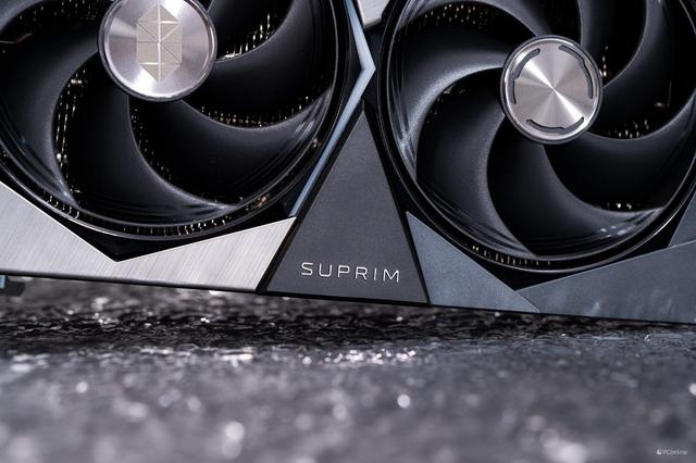 微星GeForce RTX 5080超龙SOC显卡评测：实力出众的“西装暴徒”