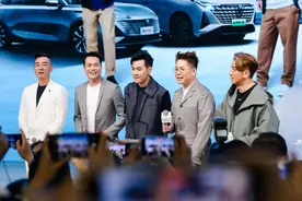 新蓝鲸动力加持，长安第二代UNI-V智电iDD售价11.49万元起图片