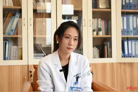 发信息给男友必须“秒回”，不回就疯狂打电话！“恋爱脑”是病吗？医生解读→图片