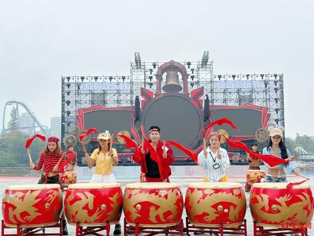 累计接待超18万人，市民游客欢乐谷里抓住假期尾巴