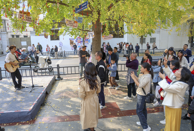 落叶缓扫，留住荆州别样秋色