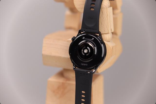 轻装上阵：OPPO Watch S图赏