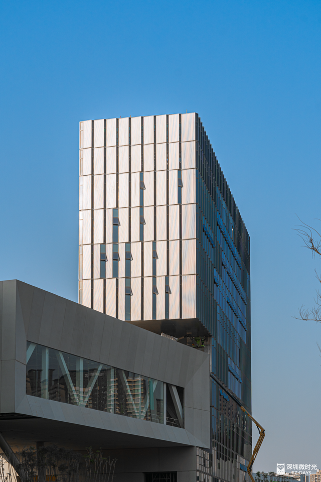 新地标！漂在水上的「白色山丘」，羡慕龙华人！