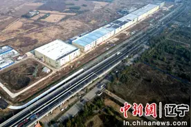 冬季不停工，项目“加速跑”！沈阳铁西“百亿级”动力电池项目一期工程封顶图片