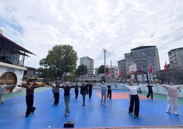 11月7日，“神秘湘西·乐动龙山”湘西州原创歌曲展演将在太平山精彩开唱！