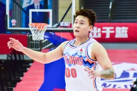 全能发挥！赵睿10中5拿到12分4板4助 正负值+18图片