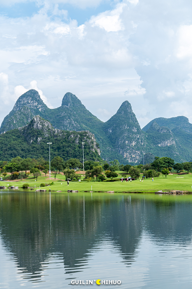 在桂林过大雪：暖汤、红柿、碧水…藏着南方冬日最惊艳的色彩