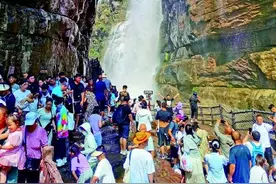 云台山世界地质公园：红峡碧水秀太行图片