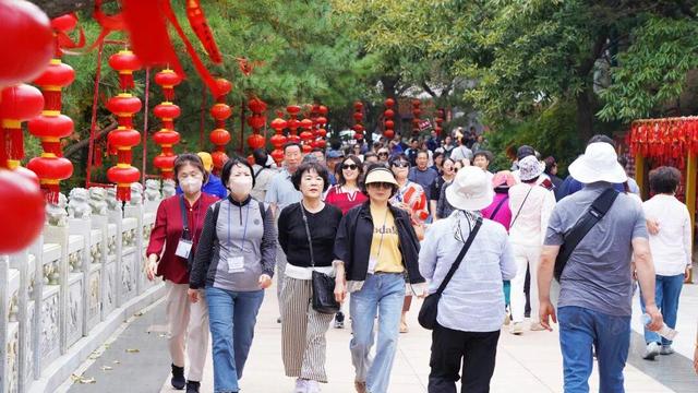 这个假期，荣成石岛迎来多个韩国旅游团