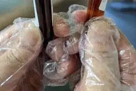 突然口吐黑水！女子慌了...紧急提醒：出现症状，赶紧就医图片