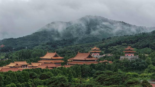 河北遵化：清东陵出现云海景观