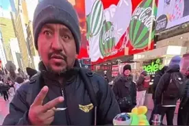 “刀乐哥”靠5个单词在美国卖爆义乌玩具，敢于尝试是成交的第一步图片