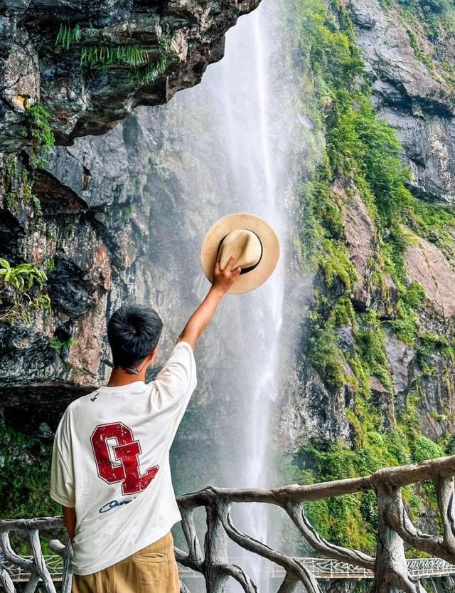 【直播倒计时1天】！你对夏日的所有幻想都在瓦屋山！