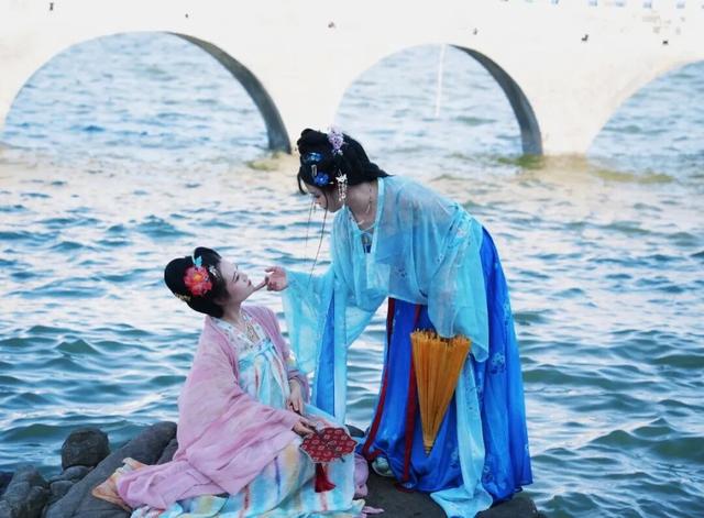 就在防城港！不容错过的踏浪观潮、观赏参天古树一个好去处