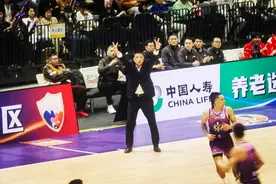 投篮手感冰凉 北控主场不敌新疆图片