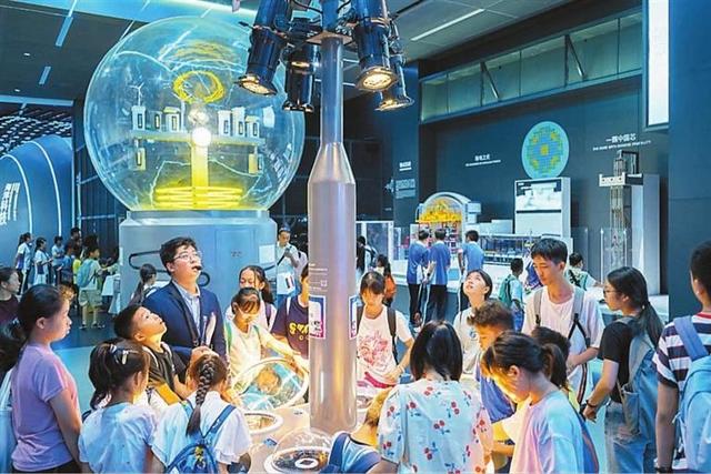 国内外游客纷至沓来 深圳光明成暑期度假新胜地