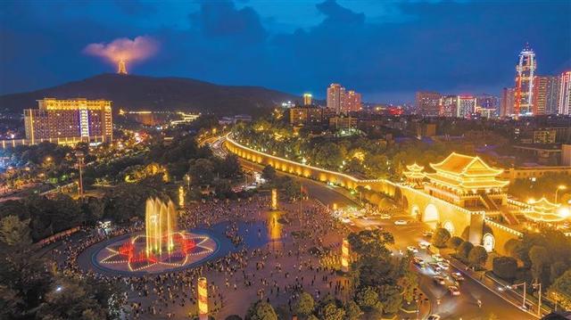 当光影邂逅曲靖的城市之夜