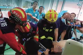 生死营救！“天降”钢筋，刺入工人体内，贯穿左肺……图片