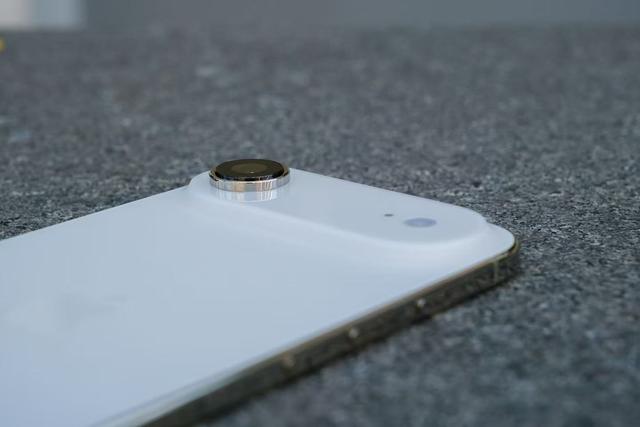 iPhone Air上手：苹果这次将手机做成了艺术品