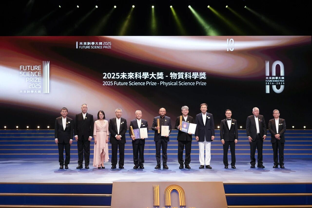 三位江苏人登上未来科学大奖领奖台，他们共同揭开鸟类起源的秘密