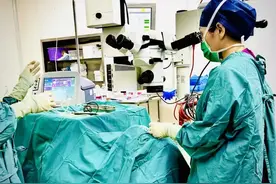 光华医院完成首例三焦点散光人工晶体植入手术图片