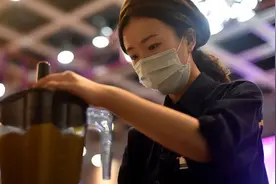 更下沉的“蜜雪冰城”寻求突围图片