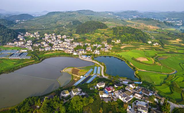 天眼影像｜黔西：夏日乡村景色美