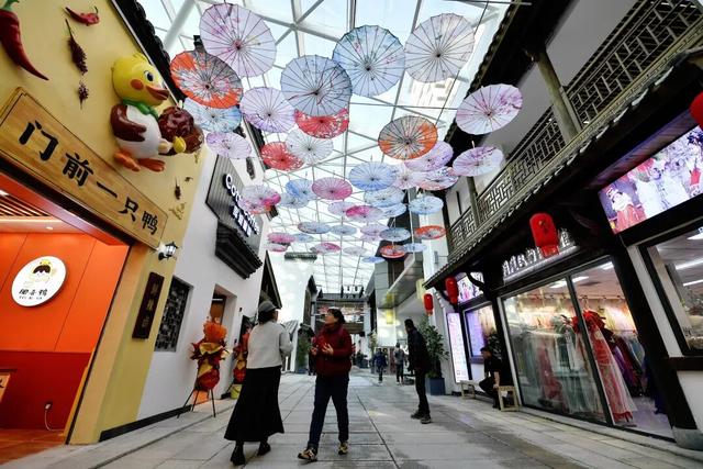 现场 || 不必下江南！今天，银川解锁塞上江南烟雨中的恒温诗意！
