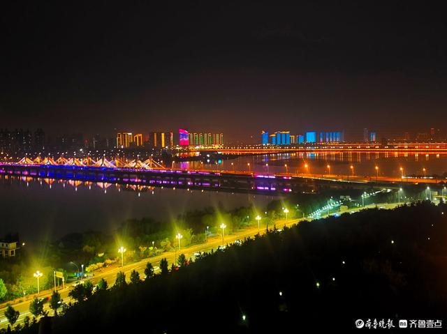 双节拍|国庆夜登皇山阁，观沂河岸边美景