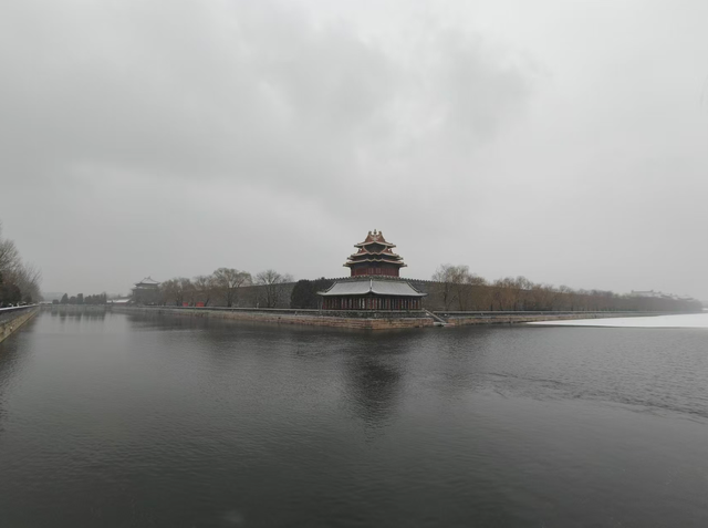 登景山，赏雪景！京城已是银装素裹
