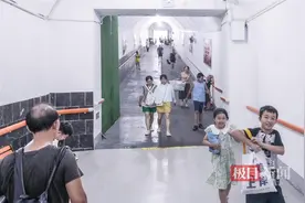 室外36℃、室内22℃，蛇山人防工程纳凉点带给人们春天般的凉爽图片