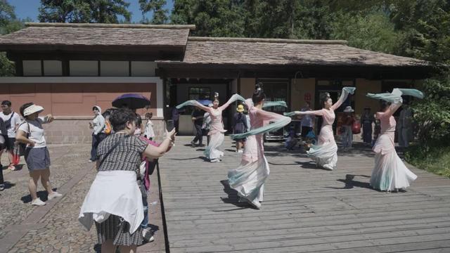 万人同游 乐享仙山 | 龙虎山景区迎万人系列团，人气火爆！