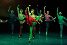 60年传承魅力不减，“青春版”芭蕾舞剧《白毛女》登台国家大剧院图片