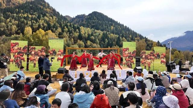 湟中区 “双节”文旅市场火爆出圈22万游客消费超6700万元