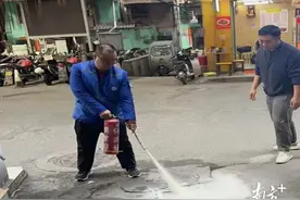 点赞！突遇火情，同德街网格员挺身化险图片