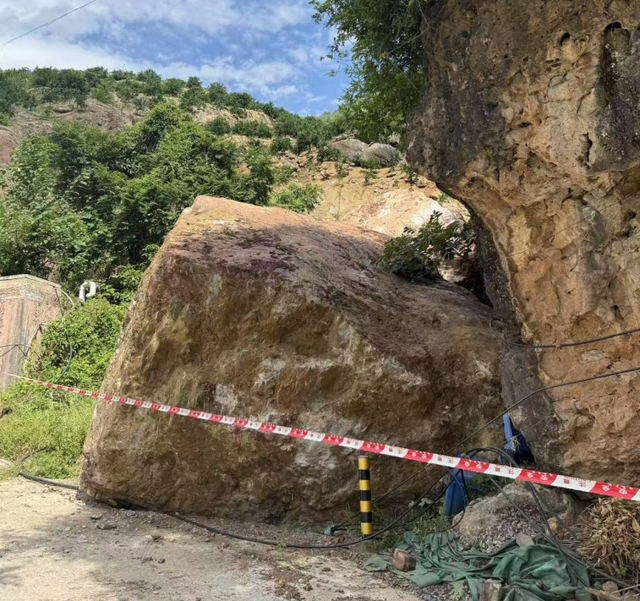 提前避险无人员伤亡！巫山县成功预警和处置一起危岩崩塌灾情