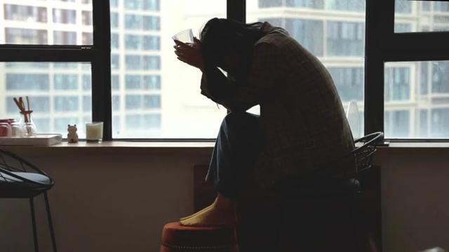 女子长期情绪内耗确诊甲状腺癌