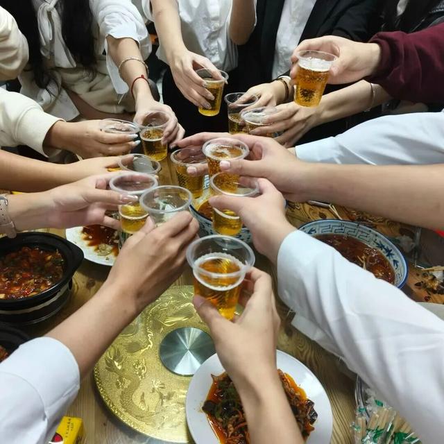 这些“微活瞬间”，是2025年的幸福具象