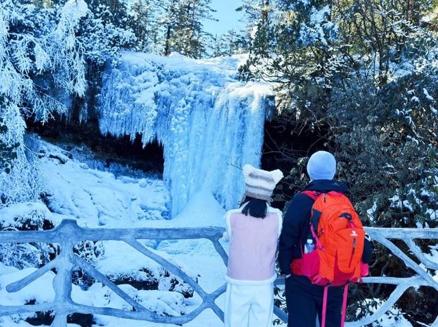 冷空气预警！鹅毛大雪即将突袭瓦屋山！