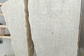 一块残碑，记录了明代黄花城的秀美景色图片