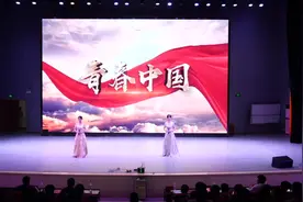 大学生优秀诵读作品：《青春中国》图片
