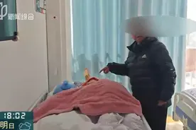 上海阿婆失智失能，银行卡过期哪能办？图片