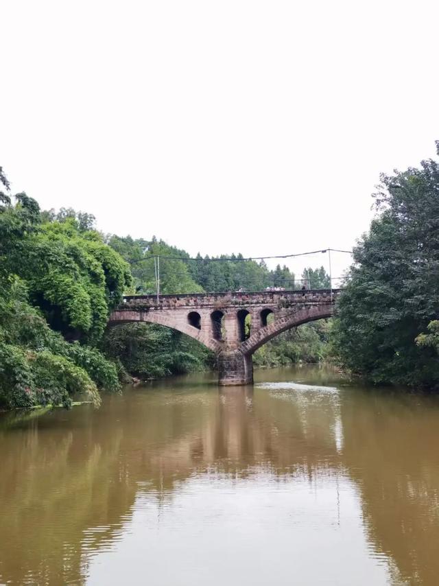 坐标简阳，361岁古桥，202岁石狮，与2分钟起落的飞机