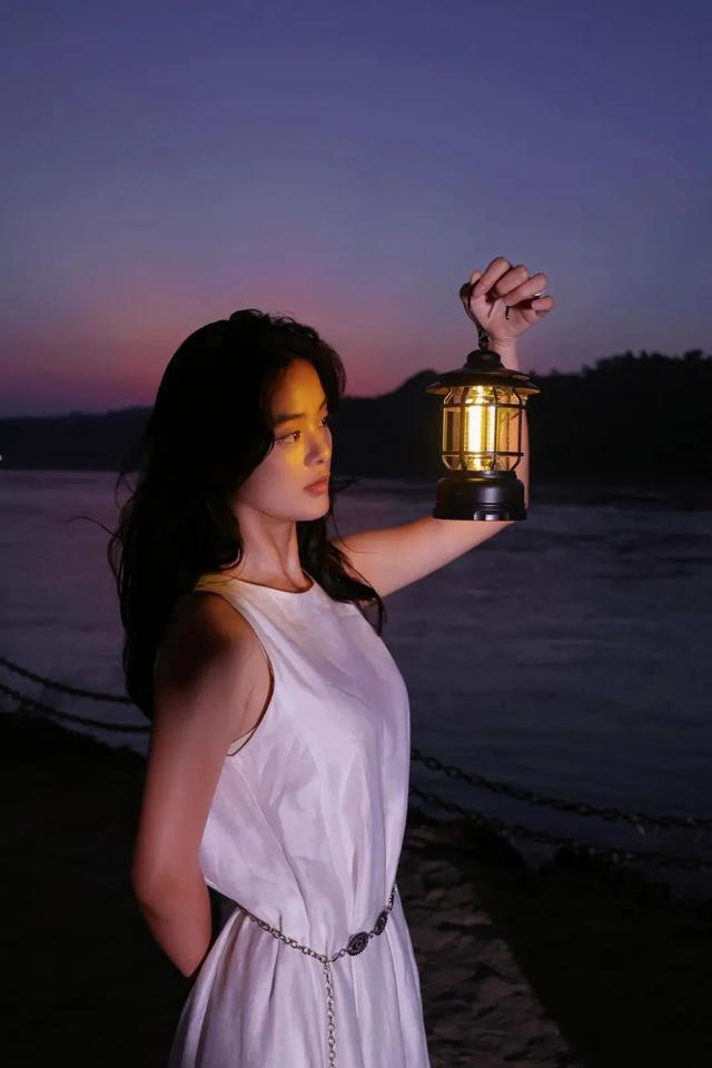 写信告诉我，今天，宜宾的“海”是什么颜色……