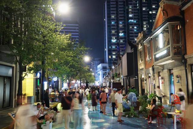 “微醺夜巷”来了，夜静安就是如此松弛惬意丨静安“夜”精彩